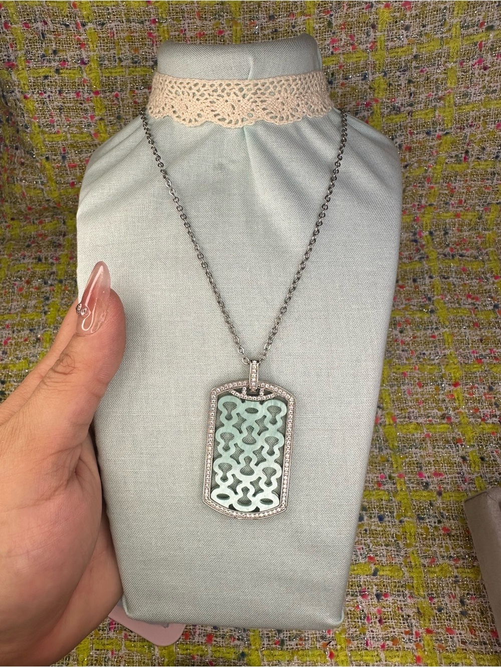 AA great Elegant Silver Pendant Necklace with Mint Green Inlay